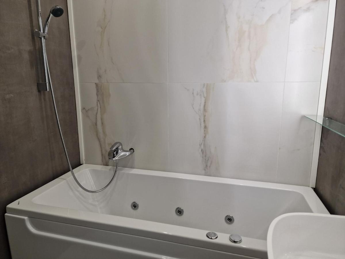 Marsselis Luxe Port Apartment فارنا المظهر الخارجي الصورة